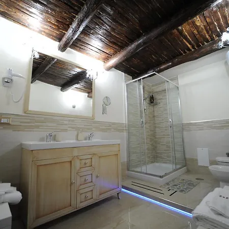 Punto Stella Oda ve Kahvaltı 4*